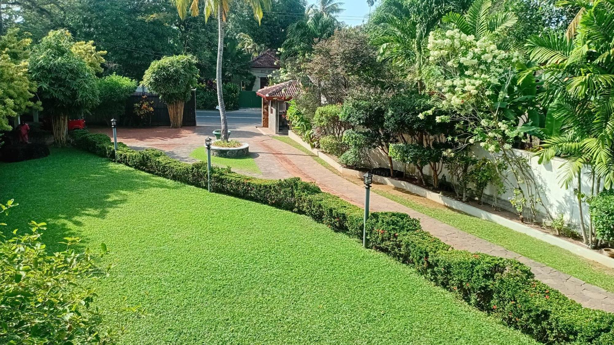 Rockery Villa Ayurveda Bentota Exterior photo